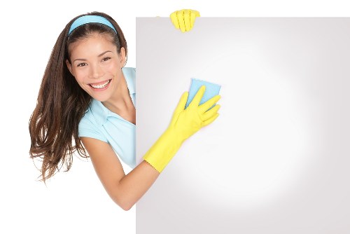 High-reach exterior window cleaning service in W10